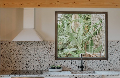 Arco da Calheta Villa | Experience Oceanfront Bliss at Mango House - Rated 10/10