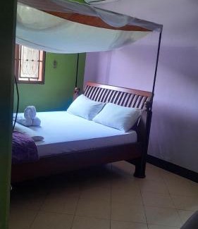 Boma la Ngombe Cabin | Mango Lodge