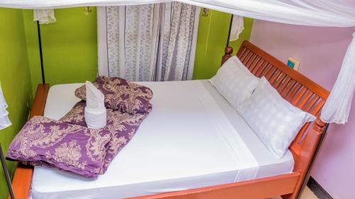 Boma la Ngombe Cabin | Mango Lodge