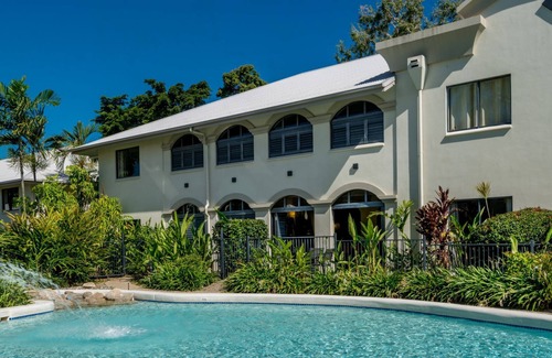 Palm Cove Apartment | Cozy Ground Floor Room at Mango Lagoon with Ocean View