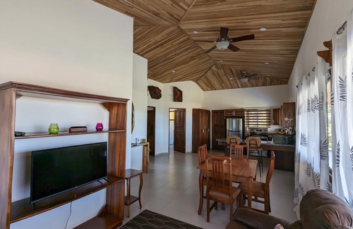 Escobal House | Modern 3-Bedroom Mango Sunrise Retreat with Pool & Mountain Views