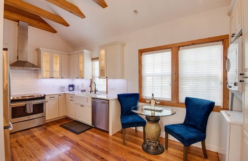 Old Town Apartment | Pet-Friendly Mango Tree Key West Cottage - Guest Rated 10/10