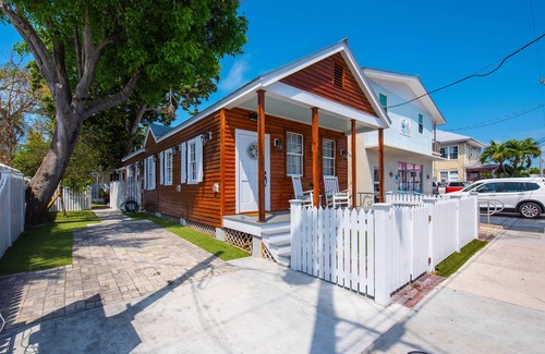 Old Town Apartment | Pet-Friendly Mango Tree Key West Cottage - Guest Rated 10/10