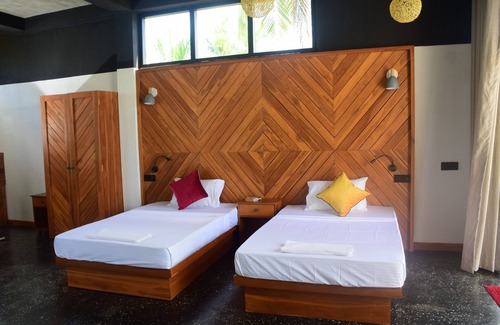 Aturuwella Hotel | Experience Mango Tree Villa Bentota: Ocean View & Pool