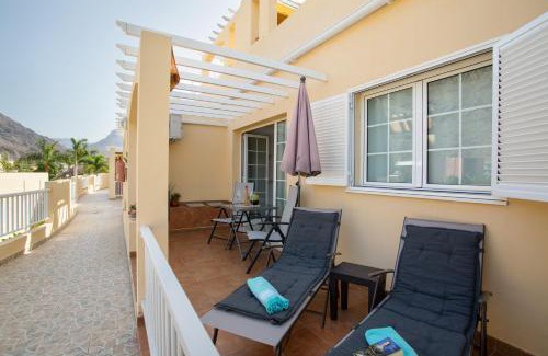 Lomo Quiebre Apartment | Stylish Mangueros Suite 18 in Puerto de Mogán