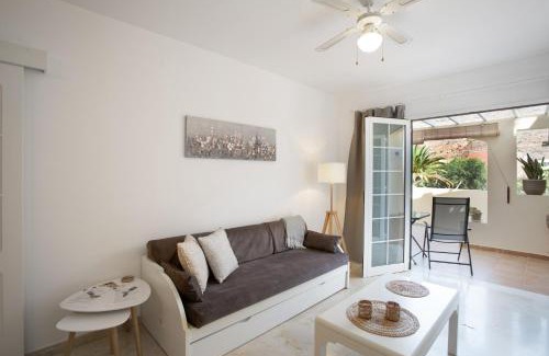 Lomo Quiebre Apartment | Stylish Mangueros Suite 18 in Puerto de Mogán