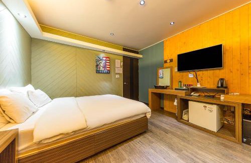 Cheongju Hotel | Convenient Manhattan Hotel with Hot Tub & Pet-Friendly Options