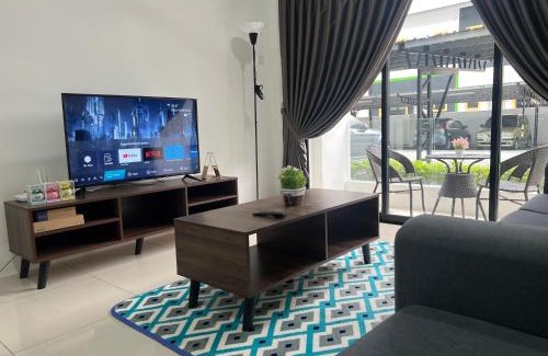 Kampung Kuala Pari Apartment | Elegant Manhattan Homestay with Pool in Ipoh