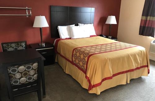 Tree Section Hotel | Attractive Manhattan Inn & Suites: Family-Friendly Stay