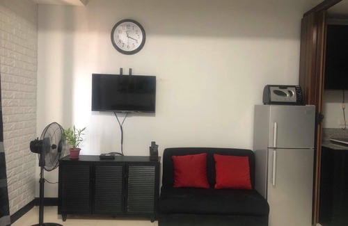 E. Rodriguez Apartment | Discover Manhattan Parkway Condominium: Family-Friendly Retreat