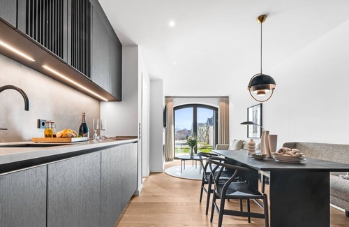 List Apartment | Manhattan Suit – New Luxury Spread Across 2 Floors with Finnish & Infrared Sauna