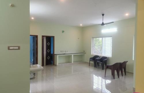 Tiruvannamalai Apartment | Kid-Friendly Getaway at Mani Kasthuri Illam - Rated 9.3
