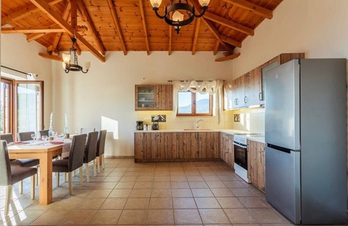 Lefktron Villa | Mani Panoramic Views - Private Retreat with Oceanfront Bliss