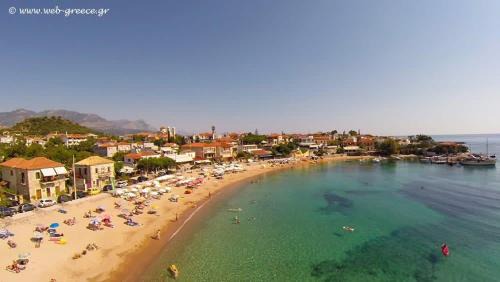 Riglia Apartment | Tranquil Stay at Mani's Aura Seaside - Family Friendly Retreat