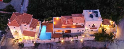 Riglia House | Discover Mani Stone Towers: Family-Friendly Comfort Awaits