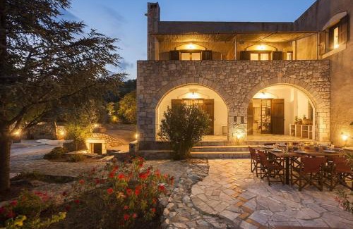 Oitylo Villa | Pet-Friendly Mani Tower with Pool and Kitchen Amenities