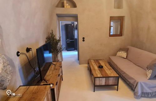 East Mani House | Experience Mani Tu with Breathtaking Views for Families