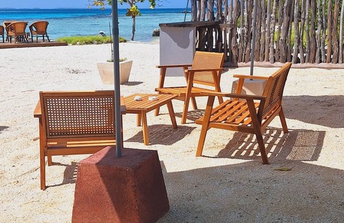 Manihi House | Manihi guest room