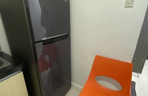 Barangay 670 Apartment | Discover Manila Deluxe Room with Balcony & Pool Access