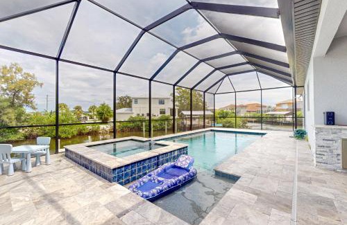 Apollo Beach House | Unforgettable Stays at Manila Palm Manor with Pool & Spa