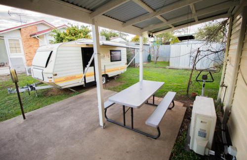 Manilla House | Cozy Manilla Cottage: Pet & Child Friendly Retreat