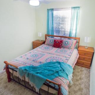 Manilla House | Cozy Manilla Cottage: Pet & Child Friendly Retreat