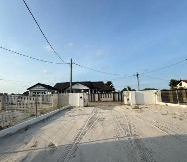 Kampung Kubang Tangga House | Cozy Manis Homestay: Family-Friendly Accommodation Awaits
