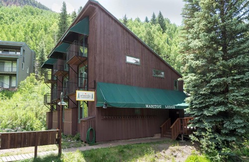 Telluride Hotel | Top-Rated Manitou Lodge: Family-Friendly Hotel Rooms