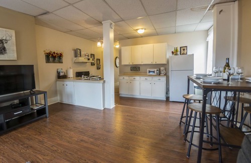 Manitou Springs Apartment | Cozy Manitou Loft Apartment 3A: Family-Friendly Retreat