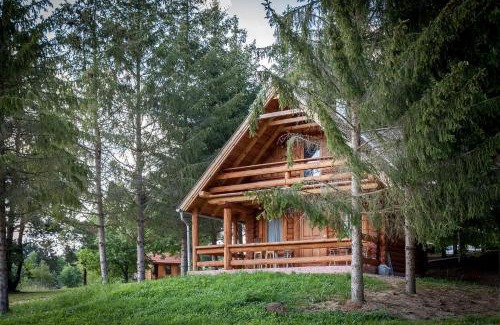 Ispank Ski Chalet | Guest Rated: 9.7 at Manka Kisrönkház with Hot Tub