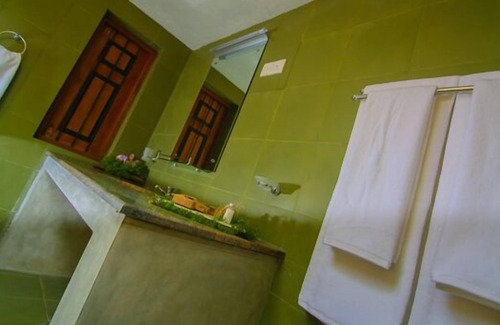 Nuwaragam Palatha Central Other | Discover Mankada Resort: Family-Friendly & Dining Delight