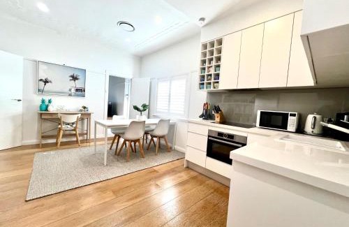 Manly Apartment | Ideal Family Retreat at Manly Beach with Free Parking