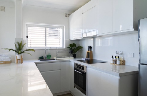 Manly Apartment | Beachfront Manly Apartment with Ocean Views and Breakfast