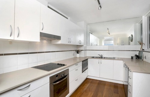 Sydney Apartment | Oceanfront 2 Bedroom Apartment with Unmatched Views
