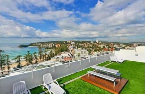 Manly Apartment | Seaside Escape at Manly with Ocean View and Pool Access
