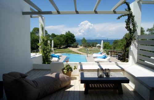 Monastiraki House | Experience Manna Gea: 4-Star Oceanfront Paradise