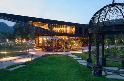 Aldino Hotel | Experience Manna Resort: 5-Star Oceanfront Getaway