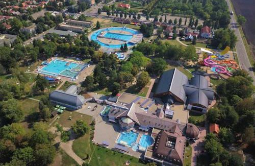 Zsorifurdo Apartment | Guest Rated 10/10: Manna Vendégház - Family & Pet Friendly