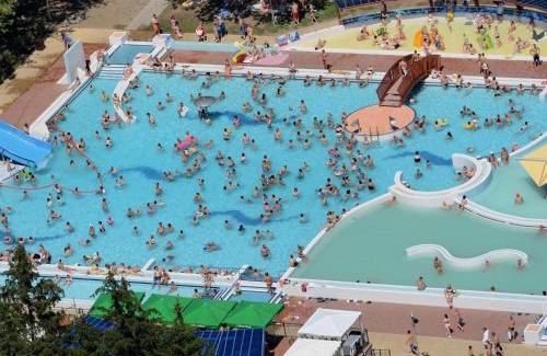 Zsorifurdo Apartment | Guest Rated 10/10: Manna Vendégház - Family & Pet Friendly