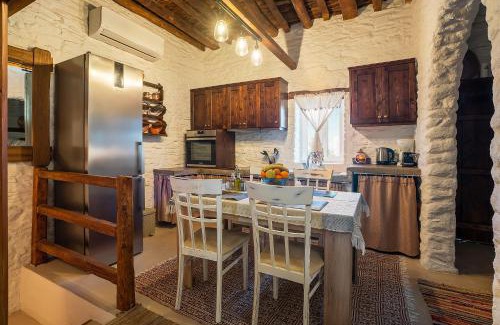 Embonas House | Pet-Friendly Retreat at Mannas House - Rated 10/10