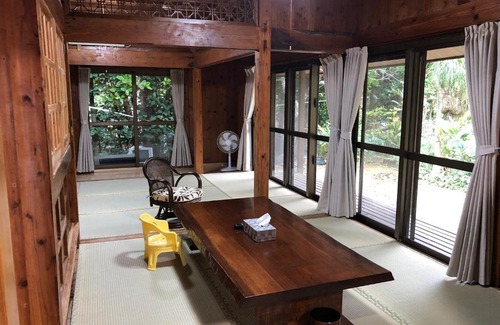 Bise House | Discover Mannaya: Family-Friendly Stay with Kitchen Access
