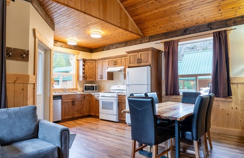 Okanagan-Similkameen Hotel | Discover Manning Park Resort: Family-Friendly Getaway