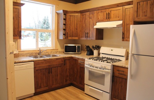 Okanagan-Similkameen Hotel | Discover Manning Park Resort: Family-Friendly Getaway