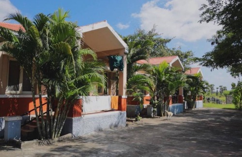 Madurantakam Cottage | Comfortable Bunk Bed Rooms at Mannmuqi Village for 4