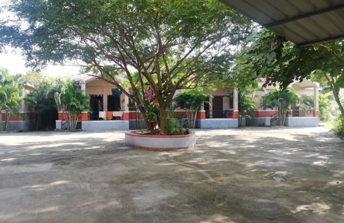Madurantakam Cottage | Comfortable Bunk Bed Rooms at Mannmuqi Village for 4