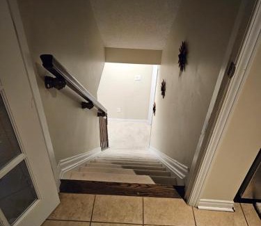 Ottawa Division House | Discover Comfort at Manny's Place - Guest Rated 9.2/10