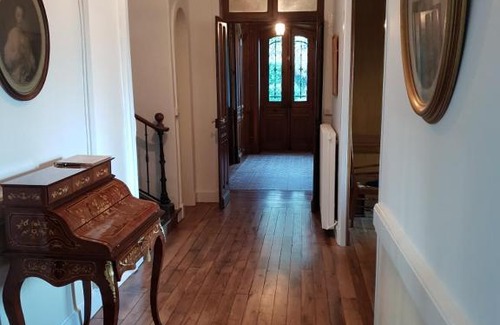 Saint-Just-d'Avray Bed & Breakfast | Exceptional Manoir d’Avray: Family-Friendly with Pool