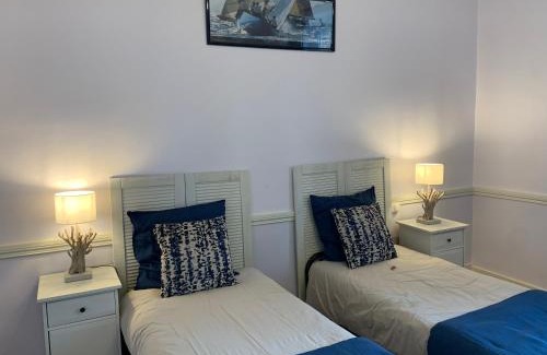 Crossac House | Inviting Manoir de Bel Ébat: Oceanfront Gem with Pool
