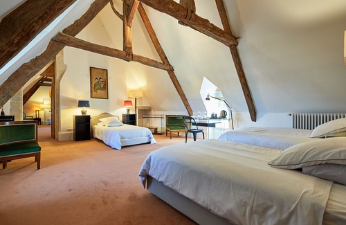 Blay Bed & Breakfast | Elegant Manoir de Cléronde: 5-Star Luxury with Spa Access