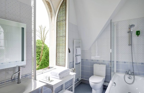 Contres House | Stay at Manoir de Contres: Guest Rated 9.2 with Spa Access